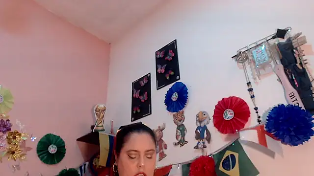 Snapshot of nicollejordan1 chatting on June 19, 2026, 2:32 pm nicollejordan1 online show from June 19, 2026, 2:32 pm