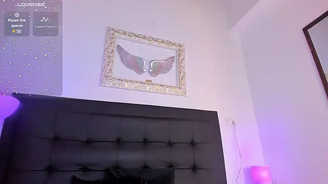 Mia 222 online show from February 11, 2025, 12:27 pm