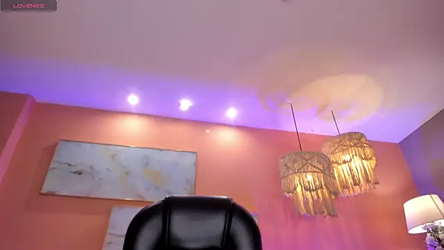 DonnaStonne online show from January 24, 2025, 1:35 am