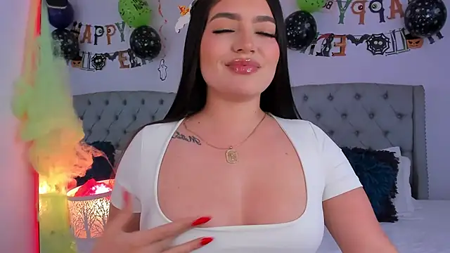 Mariana Baez online show from October 31, 2025, 9:05 pm