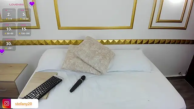 amor smith  online show from February 23, 2025, 2:40 am