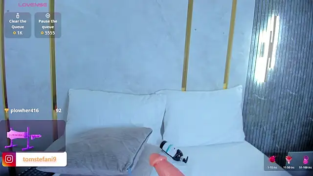 amor smith  online show from November 8, 2025, 3:18 am