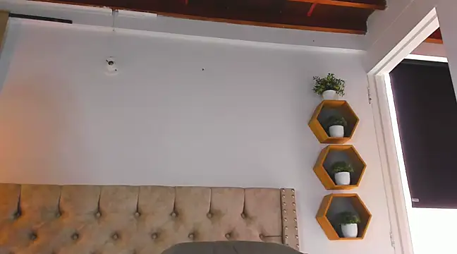 Anya Texas online show from March 13, 2025, 6:23 pm