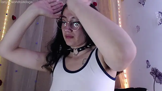 Snapshot of Tanya_WorldBondage chatting on June 5, 2026, 12:17 am Tanya WorldBondage online show from June 5, 2026, 12:17 am