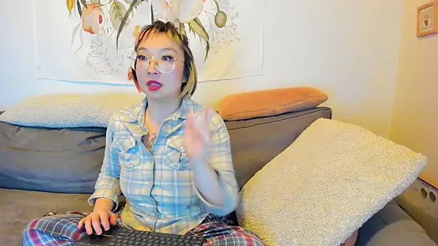 luxgray online show from January 12, 2025, 2:35 am