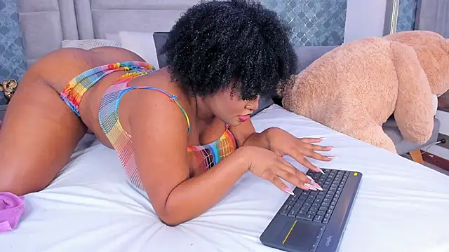 NiiaMoore online show from February 28, 2025, 10:39 pm