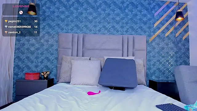 NiiaMoore online show from March 13, 2025, 1:10 am