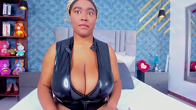 NiiaMoore online show from March 26, 2026, 6:46 pm