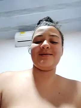 Liancy online show from December 2, 2025, 9:21 pm