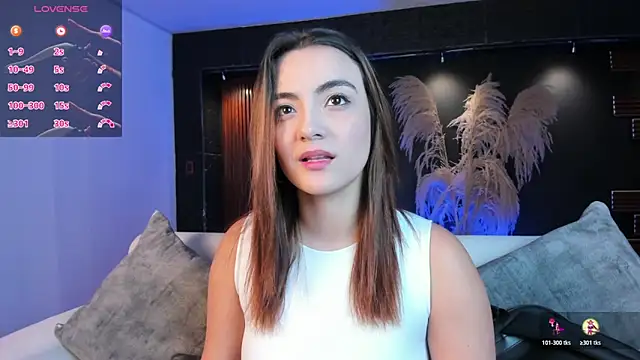 IsabellaaJoness online show from October 28, 2025, 12:09 pm