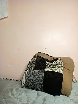 sweet rozie online show from March 19, 2026, 5:44 am