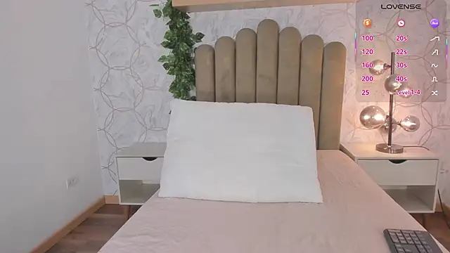 Roma  love online show from October 4, 2025, 12:03 pm