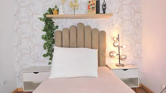 Roma  love online show from October 18, 2025, 12:06 pm