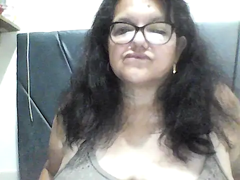 kassandra02 online show from October 3, 2025, 3:09 pm