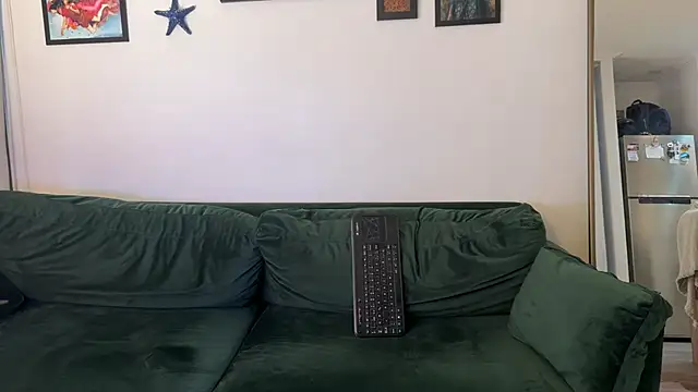 Redfloweer1 online show from February 26, 2026, 3:00 pm