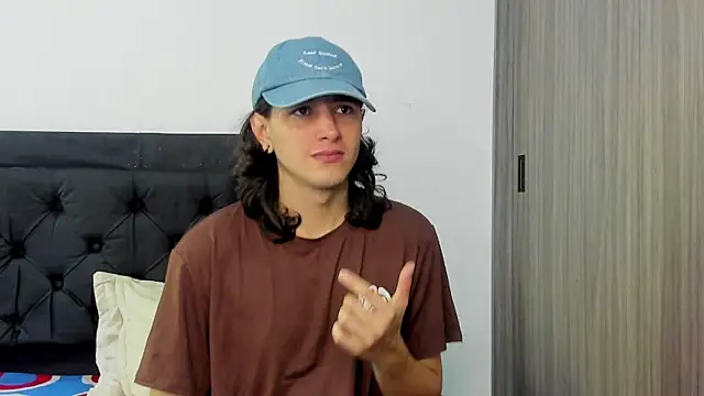 Snapshot of alex_connorr chatting on January 11, 2025, 4:03 pm alex connorr online show from January 11, 2025, 4:03 pm