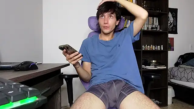 Snapshot of alex_connorr chatting on November 13, 2025, 4:00 am alex connorr online show from November 13, 2025, 4:00 am