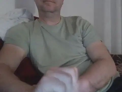 Snapshot of fikoivos chatting on May 27, 2026, 7:55 pm fikoivos online show from May 27, 2026, 7:55 pm