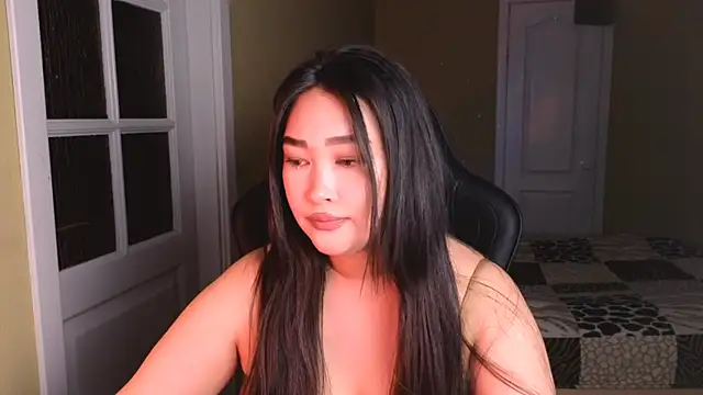 Erica Wayne online show from December 18, 2024, 7:52 pm