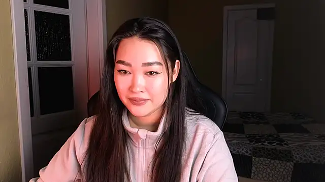 Erica Wayne online show from January 7, 2025, 2:41 pm