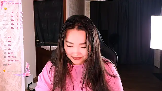 Erica Wayne online show from November 2, 2025, 7:44 am