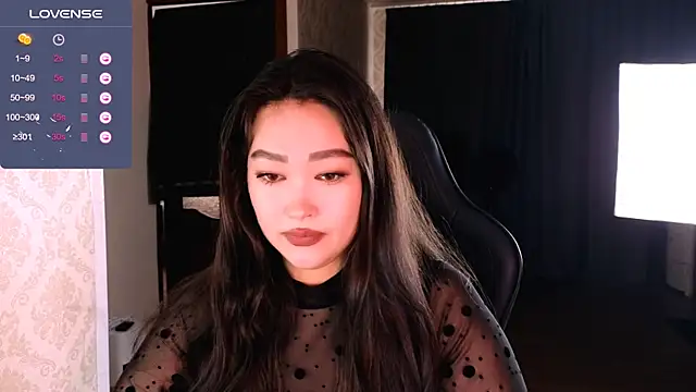 Erica Wayne online show from November 5, 2025, 6:57 am