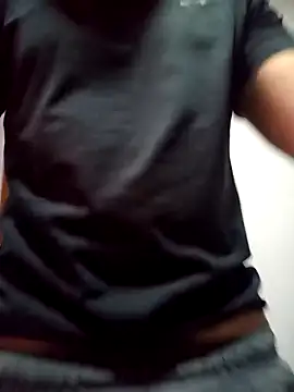 Snapshot of luisfer_98 chatting on December 2, 2025, 7:09 pm luisfer 98 online show from December 2, 2025, 7:09 pm