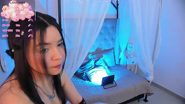 Snapshot of Hanna__Becker_ chatting on October 3, 2025, 3:58 am Hanna Becker online show from October 3, 2025, 3:58 am