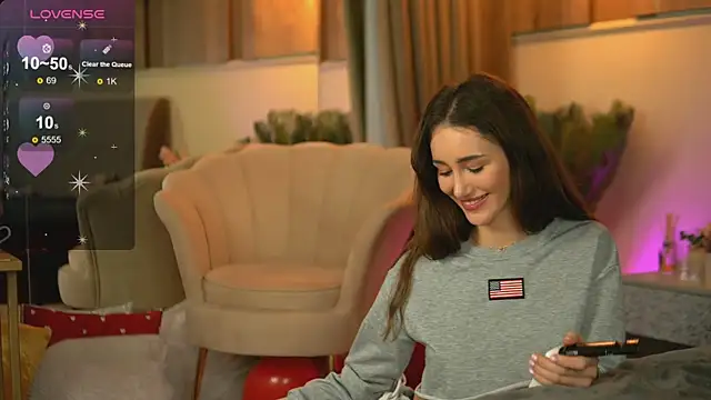 EmilyRaymont online show from March 11, 2025, 5:05 am