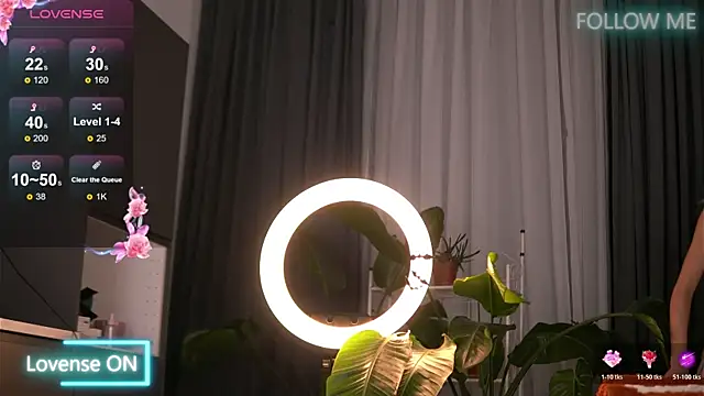 EmilyRaymont online show from November 5, 2025, 3:17 am