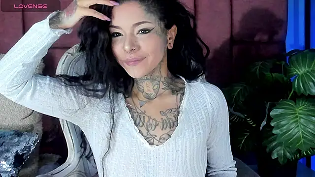 NinaInk online show from January 26, 2025, 12:33 pm