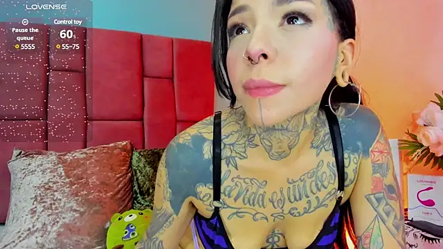 NinaInk online show from February 23, 2025, 7:17 pm