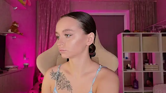 Katy perry  online show from March 17, 2025, 2:41 am