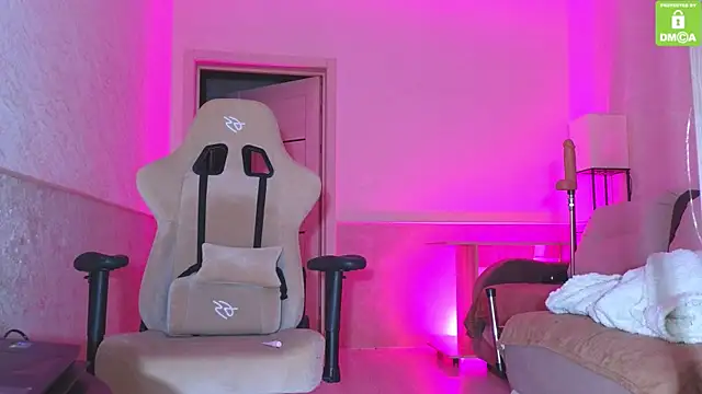 Katy perry  online show from December 4, 2025, 2:43 am