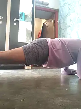 Snapshot of wildboy_simon chatting on December 15, 2024, 4:40 am wildboy simon online show from December 15, 2024, 4:40 am