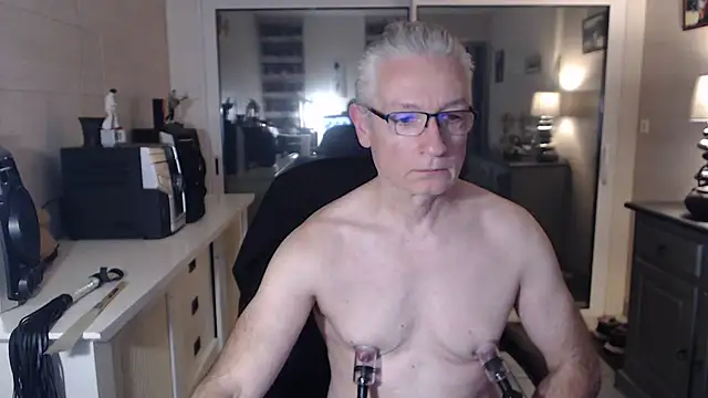 Goduleur69 online show from December 1, 2024, 4:40 pm