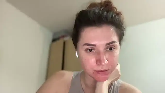 Snapshot of Foxy_and_classy chatting on January 19, 2025, 3:53 pm Foxy and classy online show from January 19, 2025, 3:53 pm