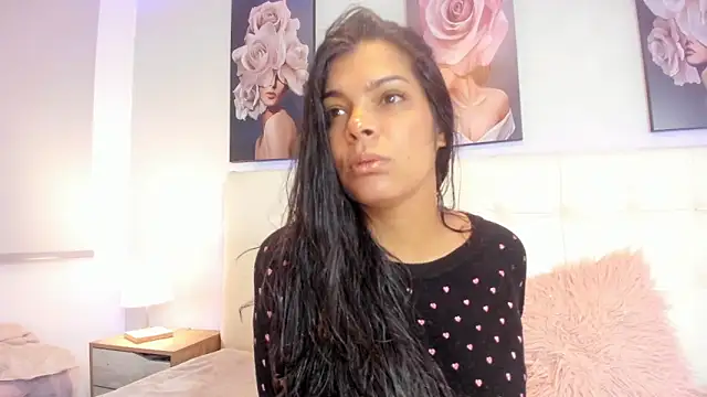 Snapshot of Sweetdreamses_ chatting on February 4, 2025, 12:22 pm Sweetdreamses online show from February 4, 2025, 12:22 pm