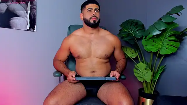 Snapshot of noah_crux chatting on February 12, 2026, 9:54 pm noah crux online show from February 12, 2026, 9:54 pm