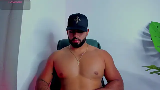 Snapshot of noah_crux chatting on June 16, 2026, 8:33 pm noah crux online show from June 16, 2026, 8:33 pm