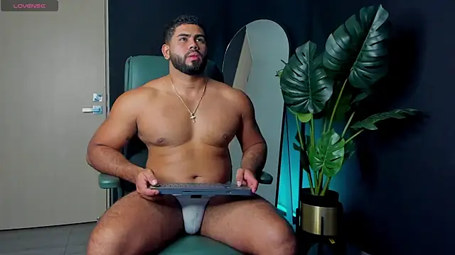 Snapshot of noah_crux chatting on July 6, 2026, 11:07 pm noah crux online show from July 6, 2026, 11:07 pm
