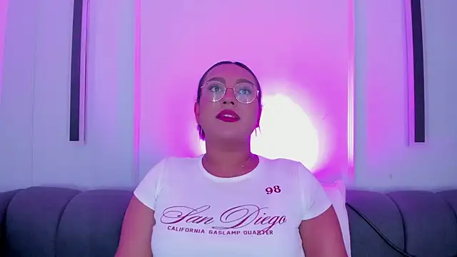 ellamontoya online show from November 22, 2025, 11:42 am