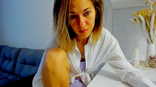 Mona Cruz online show from January 13, 2025, 6:06 am