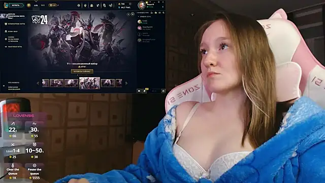 MoonlishSiren online show from September 21, 2025, 9:05 pm