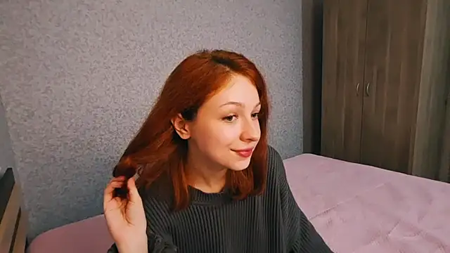 Snapshot of Only___Yours chatting on October 21, 2025, 4:24 am Only Yours online show from October 21, 2025, 4:24 am