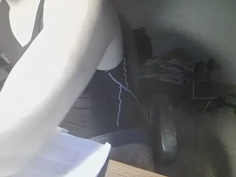 monsterofthetarot online show from April 14, 2026, 12:22 pm