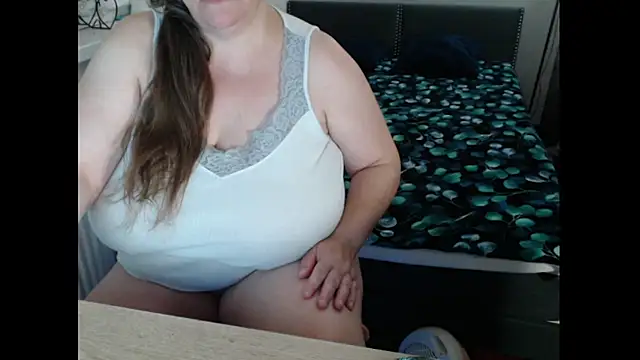 Sweetboobs online show from September 17, 2025, 7:15 pm