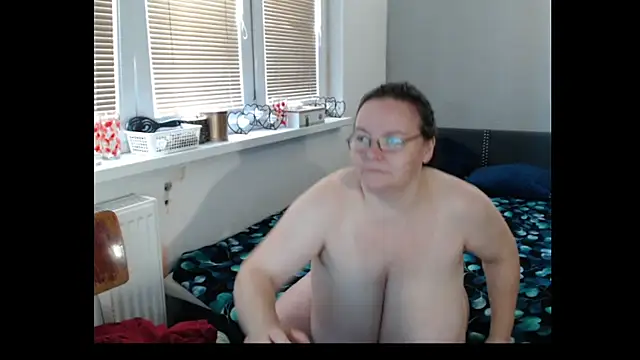 Snapshot of Sweetboobs chatting on June 18, 2026, 7:52 am Sweetboobs online show from June 18, 2026, 7:52 am
