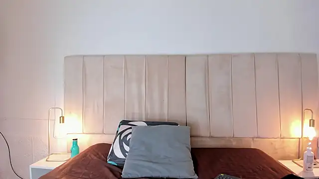 lia sofiia online show from September 21, 2025, 9:44 am