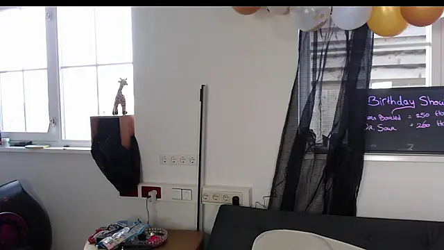 Sarissakoldenhof online show from March 9, 2025, 2:32 pm